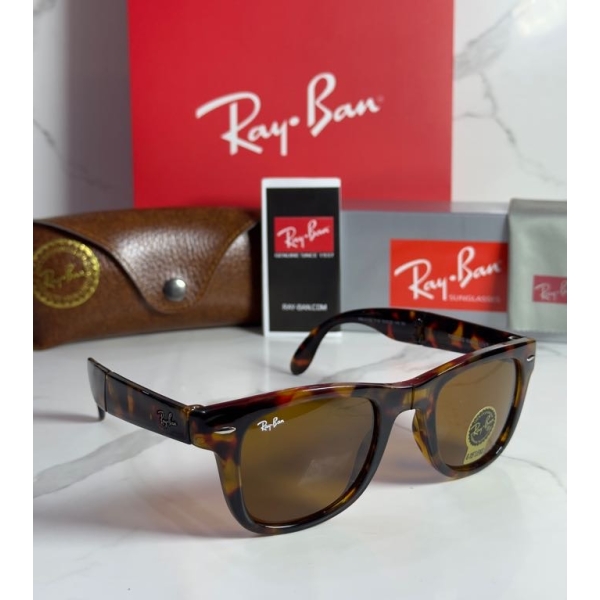 Lentes RAY-BAN — Ref. LF-L217-0456 con el packaging mostrado en la fotografía
