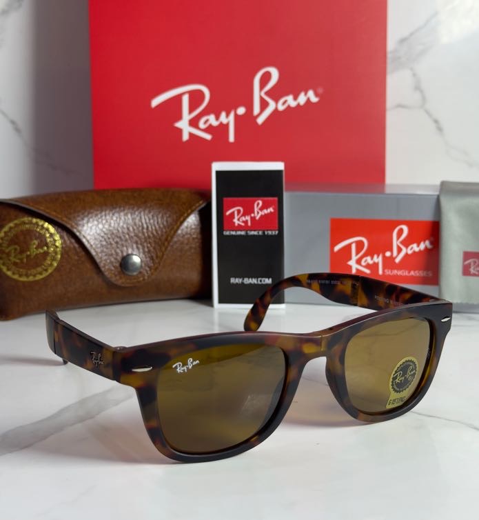 Lentes RAY-BAN — Ref. LF-L217-0460 con el packaging mostrado en la fotografía
