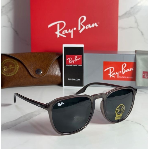 Lentes RAY-BAN — Ref. LF-L217-0481 con el packaging mostrado en la fotografía