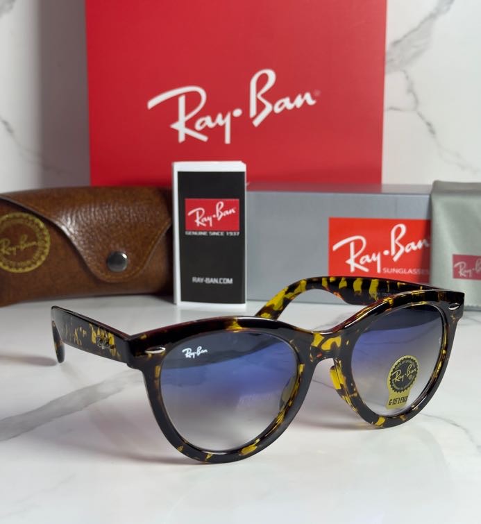 Lentes RAY-BAN — Ref. LF-L217-0511 con el packaging mostrado en la fotografía