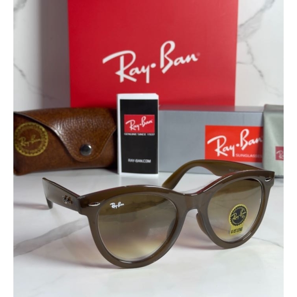 Lentes RAY-BAN — Ref. LF-L217-0512 con el packaging mostrado en la fotografía
