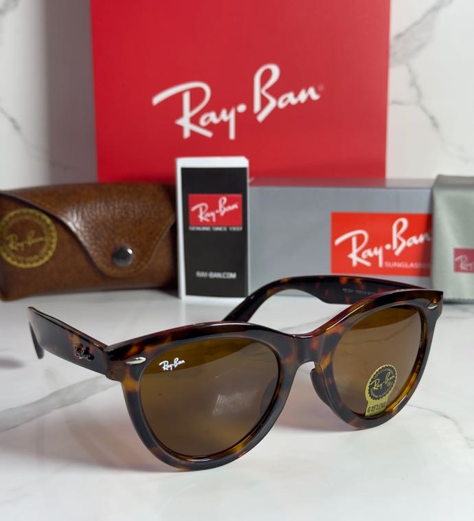 Lentes RAY-BAN — Ref. LF-L217-0513 con el packaging mostrado en la fotografía