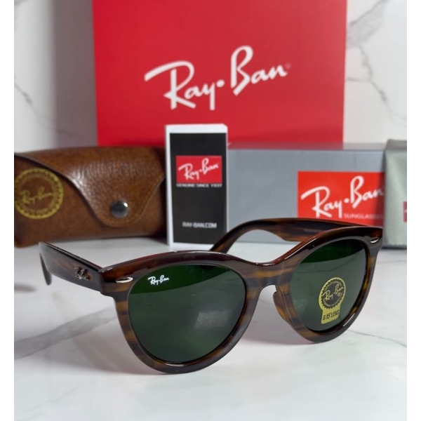 Lentes RAY-BAN — Ref. LF-L217-0515 con el packaging mostrado en la fotografía