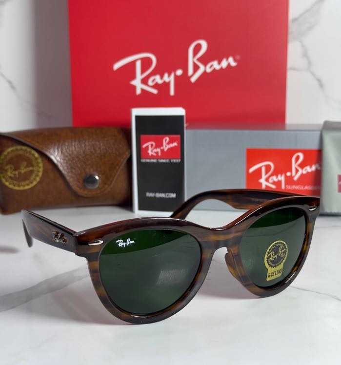 Lentes RAY-BAN — Ref. LF-L217-0515 con el packaging mostrado en la fotografía