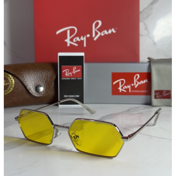 Lentes RAY-BAN — Ref. LF-L217-0526 con el packaging mostrado en la fotografía
