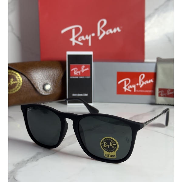 Lentes RAY-BAN — Ref. LF-L217-0540 con el packaging mostrado en la fotografía