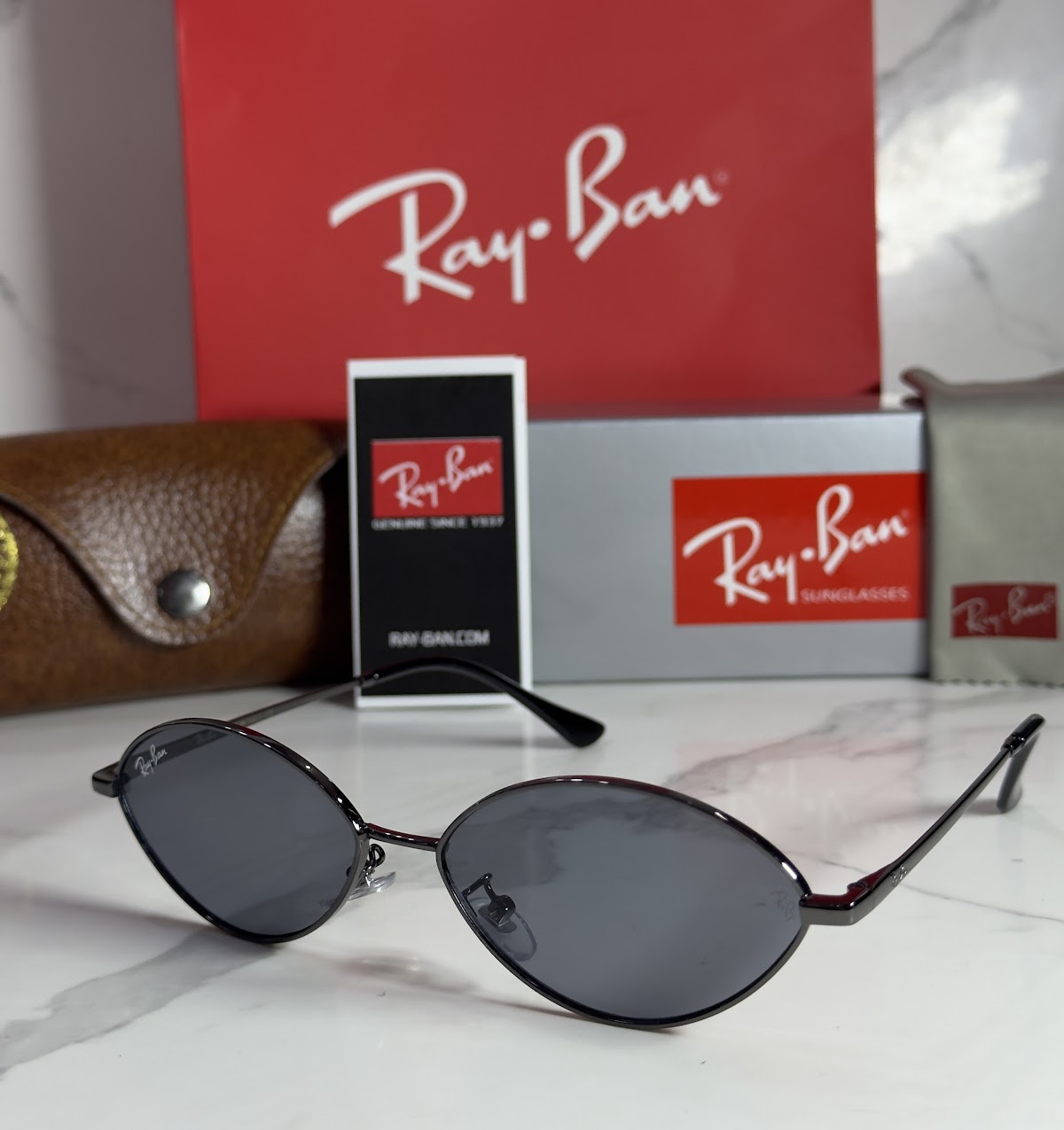 Lentes RAY-BAN — Ref. LF-L217-0545 con el packaging mostrado en la fotografía
