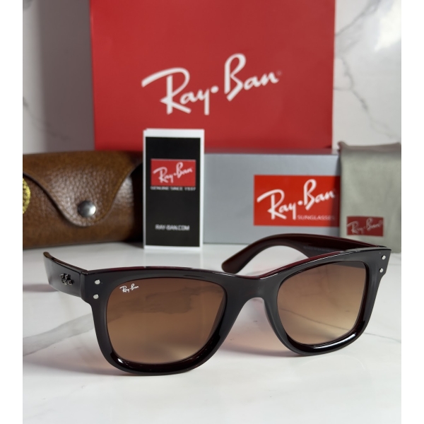 Lentes RAY-BAN — Ref. LF-L217-0556 con el packaging mostrado en la fotografía