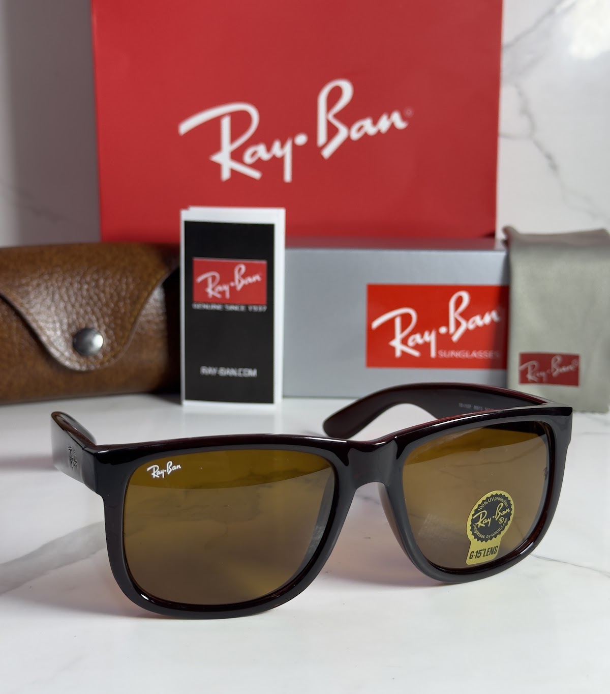 Lentes RAY-BAN — Ref. LF-L217-0559 con el packaging mostrado en la fotografía
