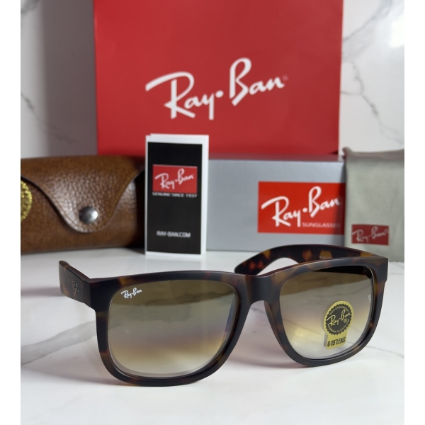Lentes RAY-BAN — Ref. LF-L217-0560 con el packaging mostrado en la fotografía
