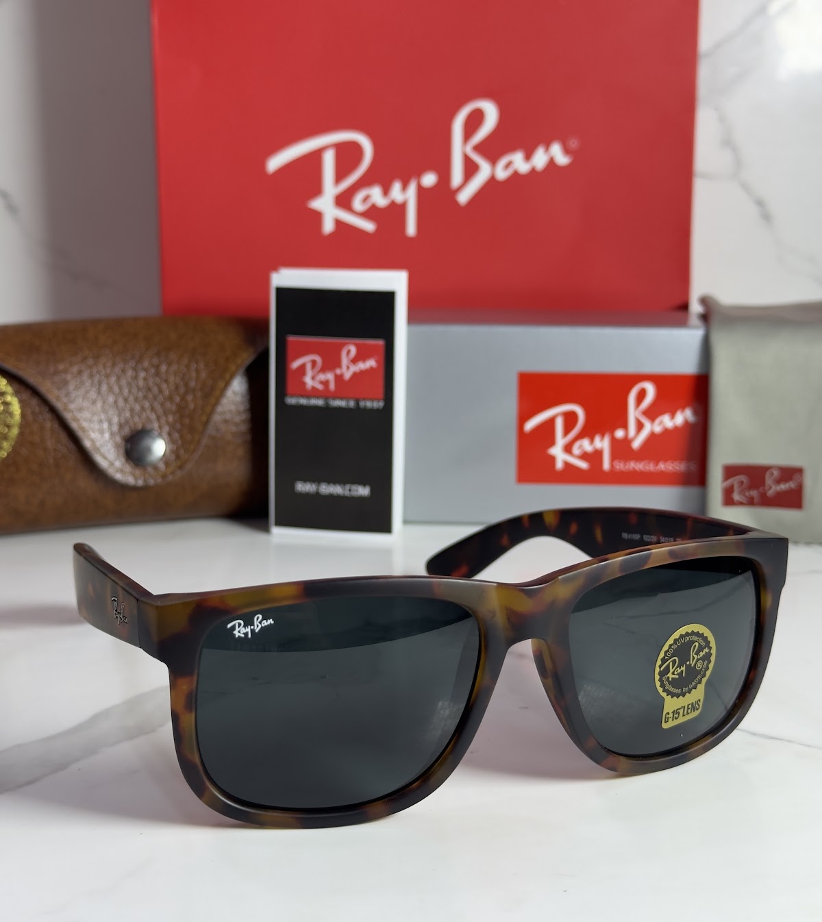 Lentes RAY-BAN — Ref. LF-L217-0564 con el packaging mostrado en la fotografía