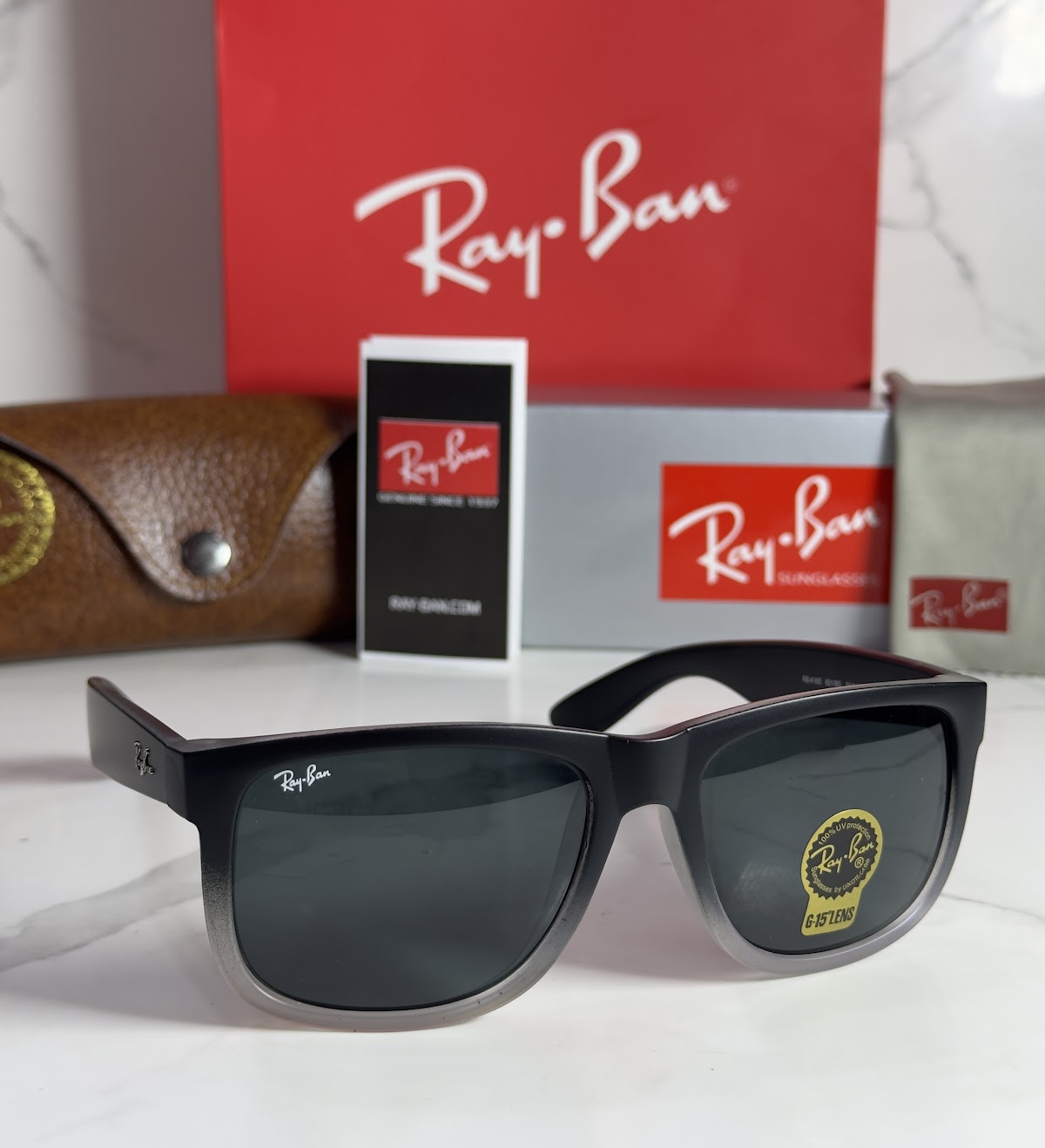 Lentes RAY-BAN — Ref. LF-L217-0566 con el packaging mostrado en la fotografía