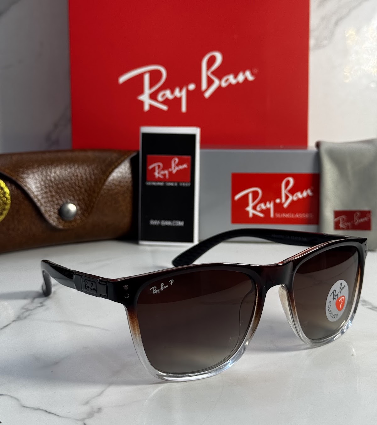Lentes RAY-BAN — Ref. LF-L217-0590 con el packaging mostrado en la fotografía
