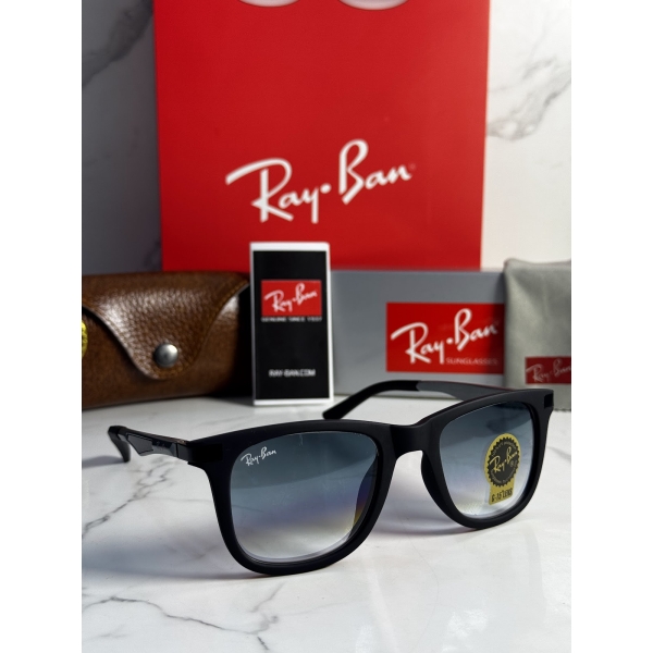 Lentes RAY-BAN — Ref. LF-L217-0599 con el packaging mostrado en la fotografía