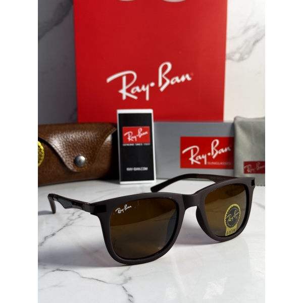 Lentes RAY-BAN — Ref. LF-L217-0602 con el packaging mostrado en la fotografía