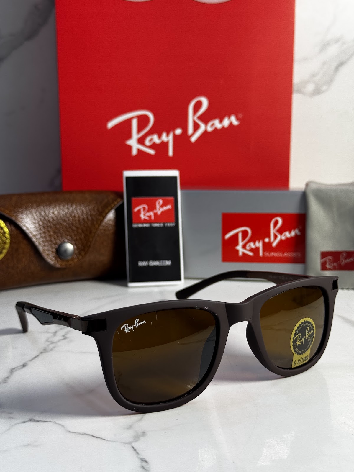 Lentes RAY-BAN — Ref. LF-L217-0602 con el packaging mostrado en la fotografía
