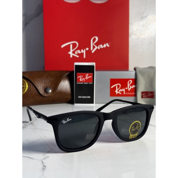 Lentes RAY-BAN — Ref. LF-L217-0608 con el packaging mostrado en la fotografía