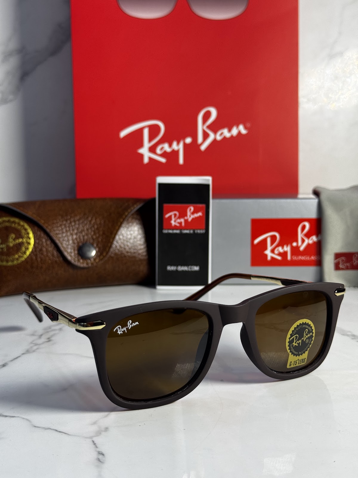 Lentes RAY-BAN — Ref. LF-L217-0609 con el packaging mostrado en la fotografía