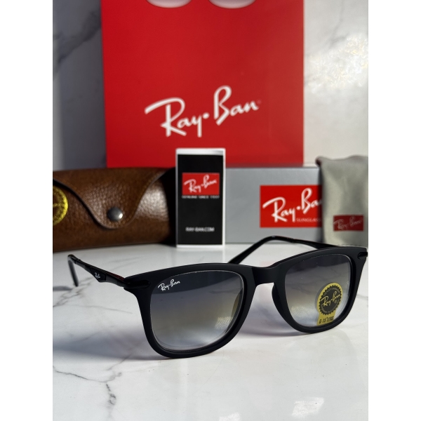 Lentes RAY-BAN — Ref. LF-L217-0611 con el packaging mostrado en la fotografía