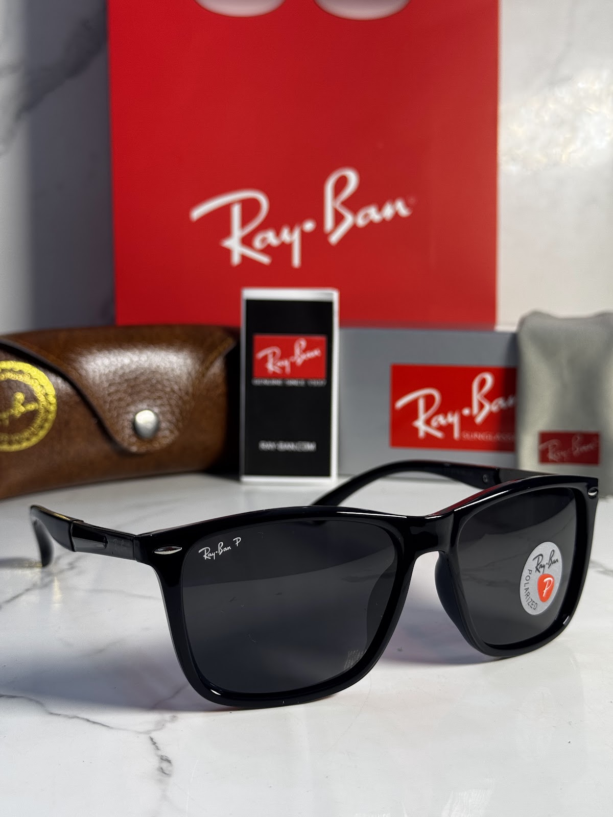 Lentes RAY-BAN — Ref. LF-L217-0612 con el packaging mostrado en la fotografía