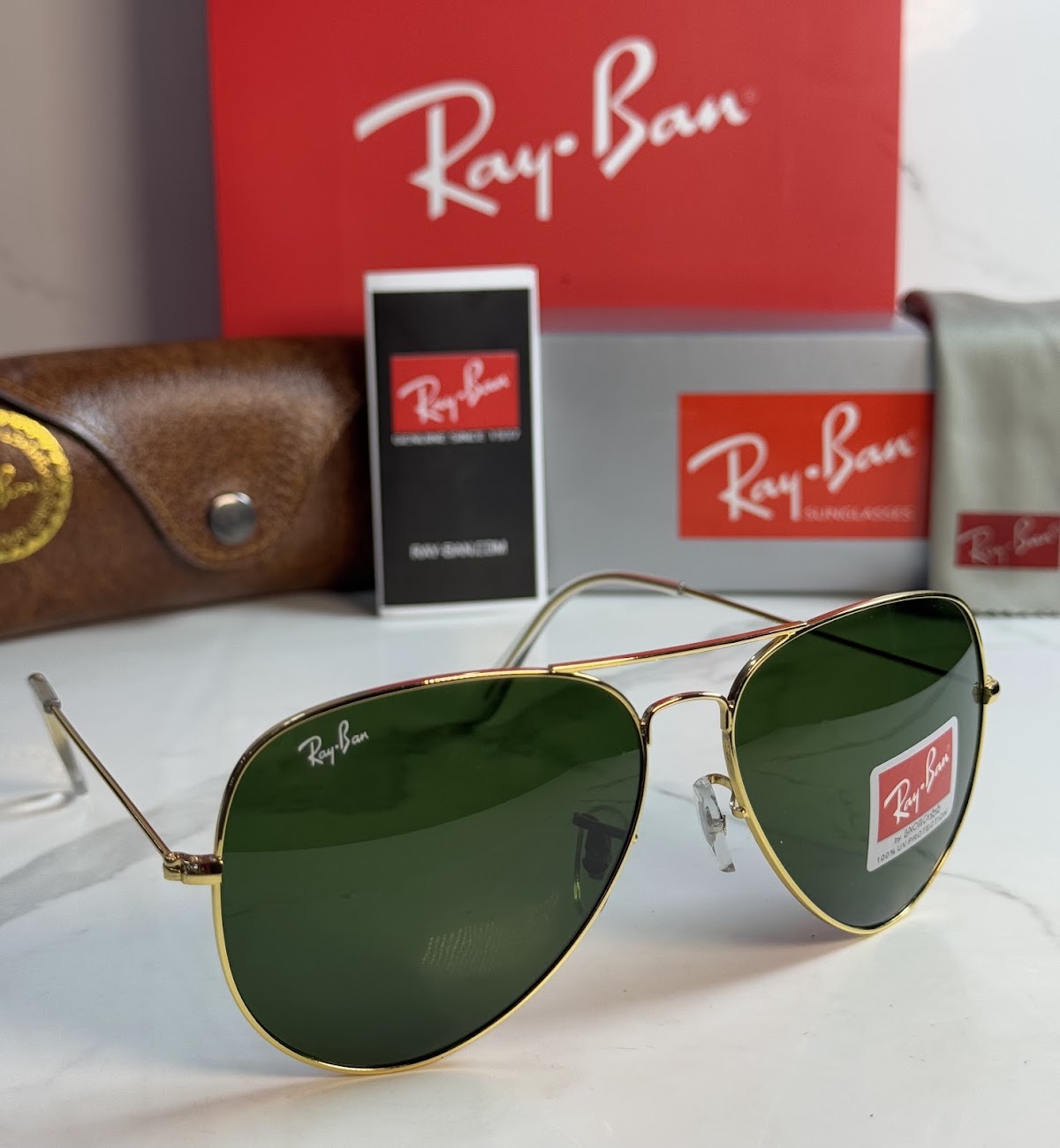 Lentes RAY-BAN — Ref. LF-L217-0624 con el packaging mostrado en la fotografía
