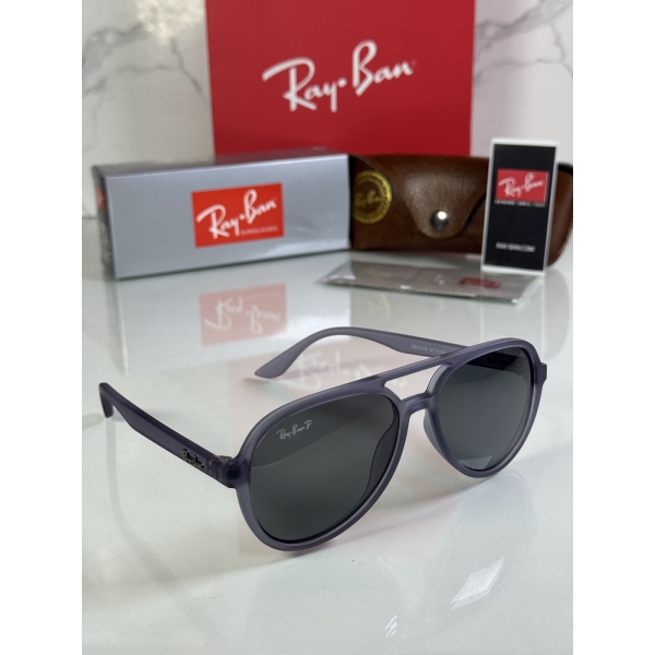 Lentes RAY-BAN — Ref. LF-L217-0647 con el packaging mostrado en la fotografía