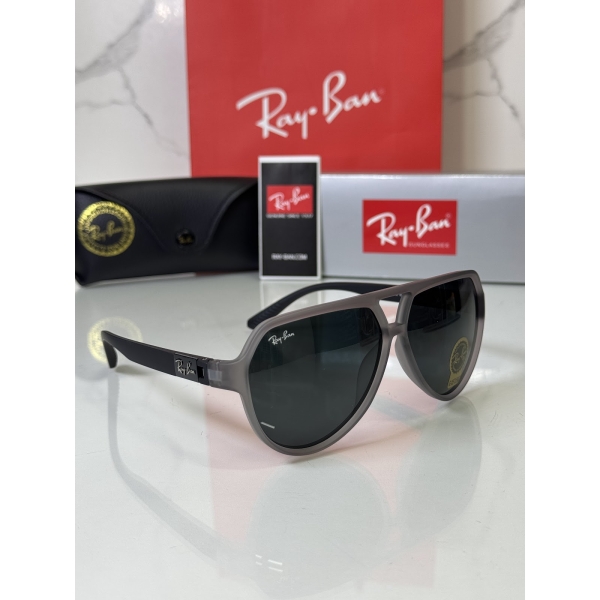 Lentes RAY-BAN — Ref. LF-L217-0658 con el packaging mostrado en la fotografía