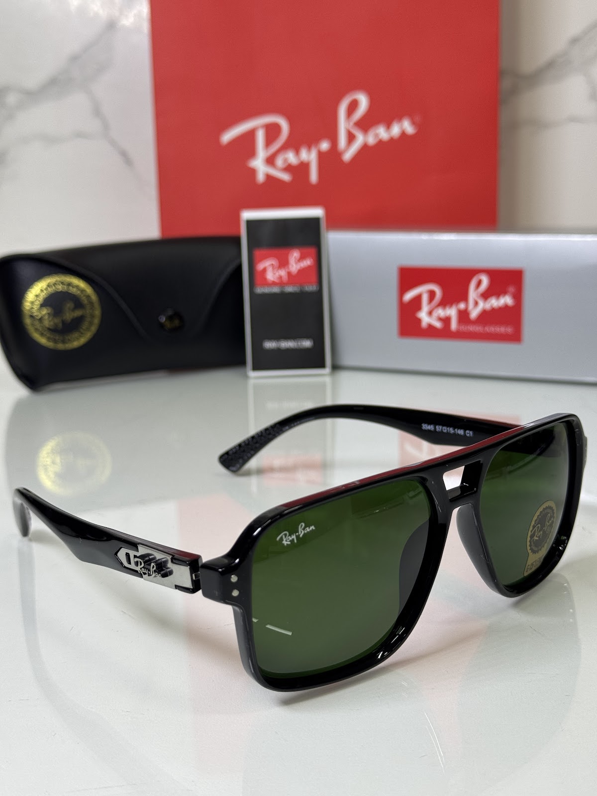 Lentes RAY-BAN — Ref. LF-L217-0688 con el packaging mostrado en la fotografía