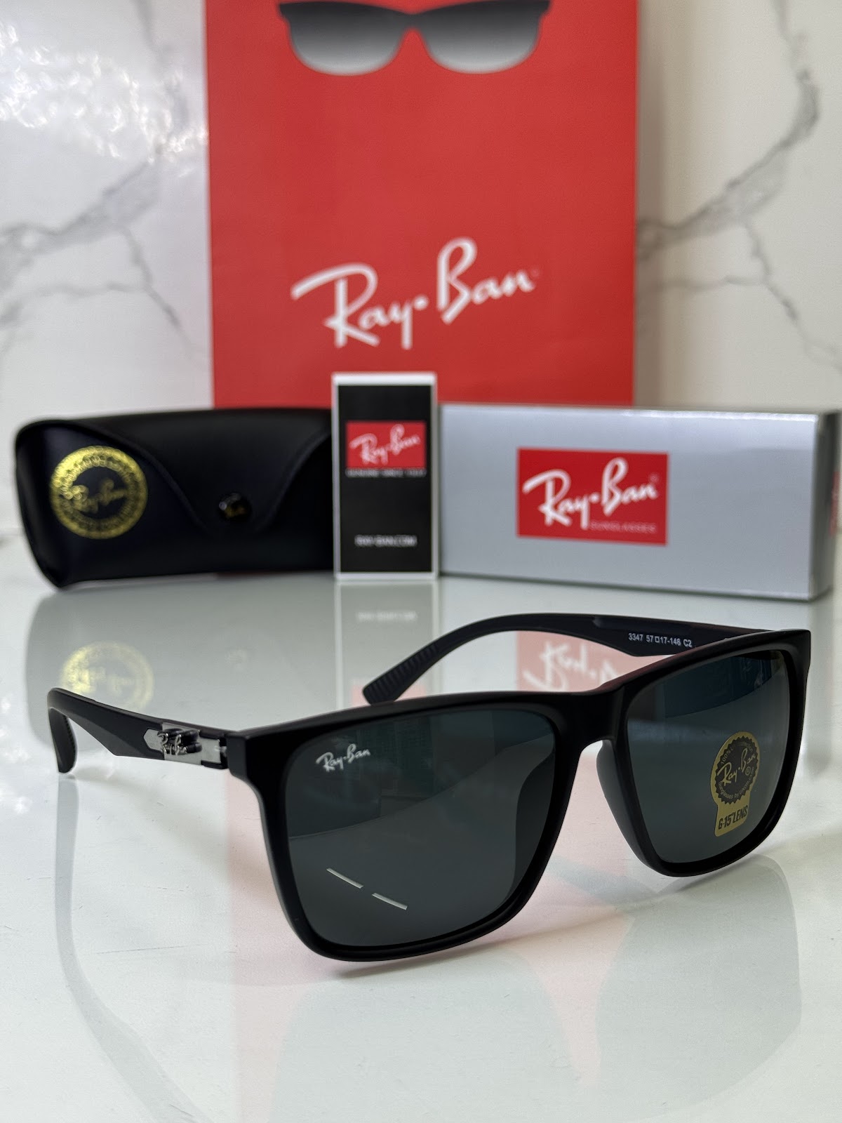 Lentes RAY-BAN — Ref. LF-L217-0691 con el packaging mostrado en la fotografía