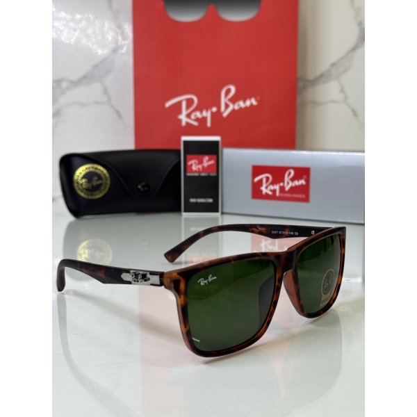 Lentes RAY-BAN — Ref. LF-L217-0695 con el packaging mostrado en la fotografía