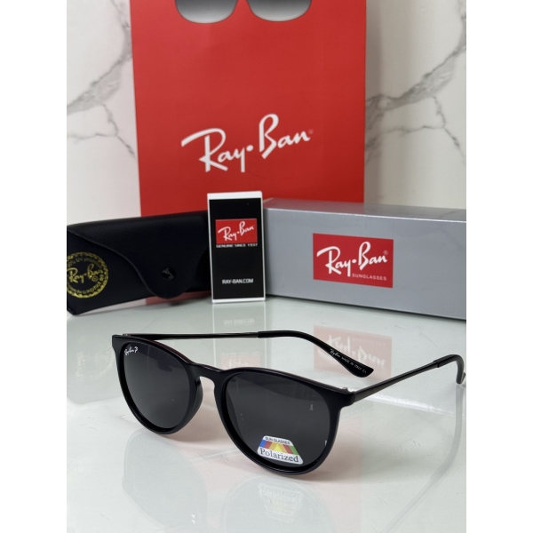 Lentes RAY-BAN — Ref. LF-L217-0698 con el packaging mostrado en la fotografía