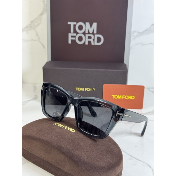 Lentes TOM FORD — Ref. LF-L220-0005 con el packaging mostrado en la fotografía