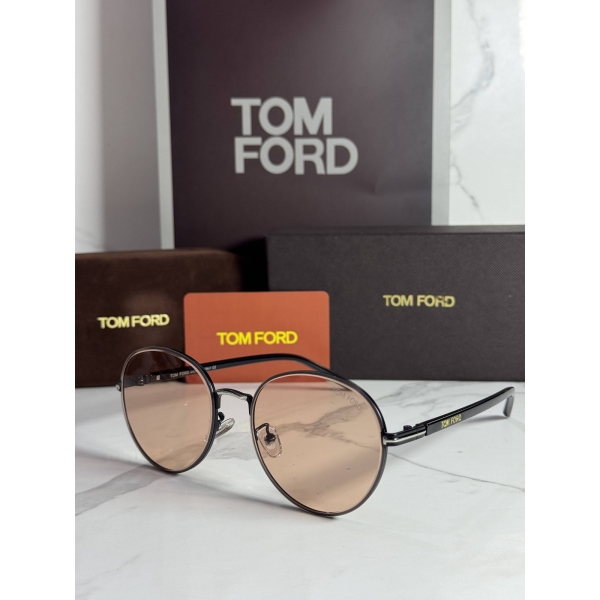 Lentes TOM FORD — Ref. LF-L220-0021 con el packaging mostrado en la fotografía