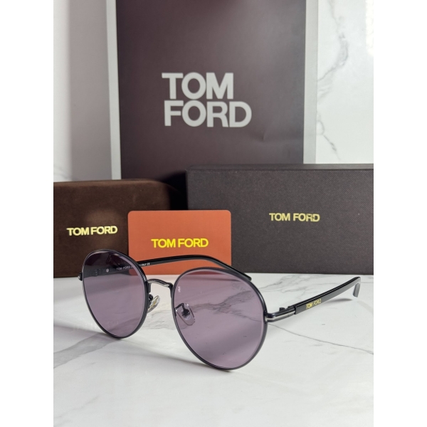 Lentes TOM FORD — Ref. LF-L220-0022 con el packaging mostrado en la fotografía