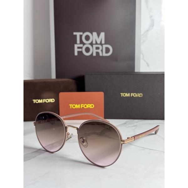 Lentes TOM FORD — Ref. LF-L220-0024 con el packaging mostrado en la fotografía