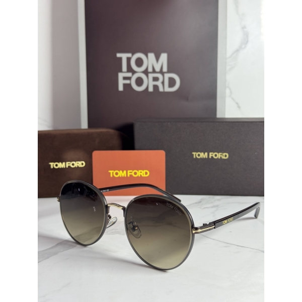 Lentes TOM FORD — Ref. LF-L220-0025 con el packaging mostrado en la fotografía